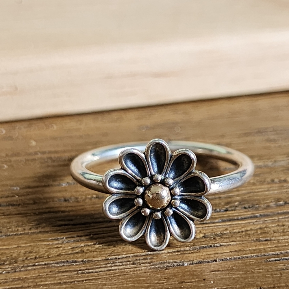 SS daisy/ sunflower ring